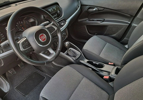 Fiat Tipo cena 46999 przebieg: 111000, rok produkcji 2019 z Śmigiel małe 232